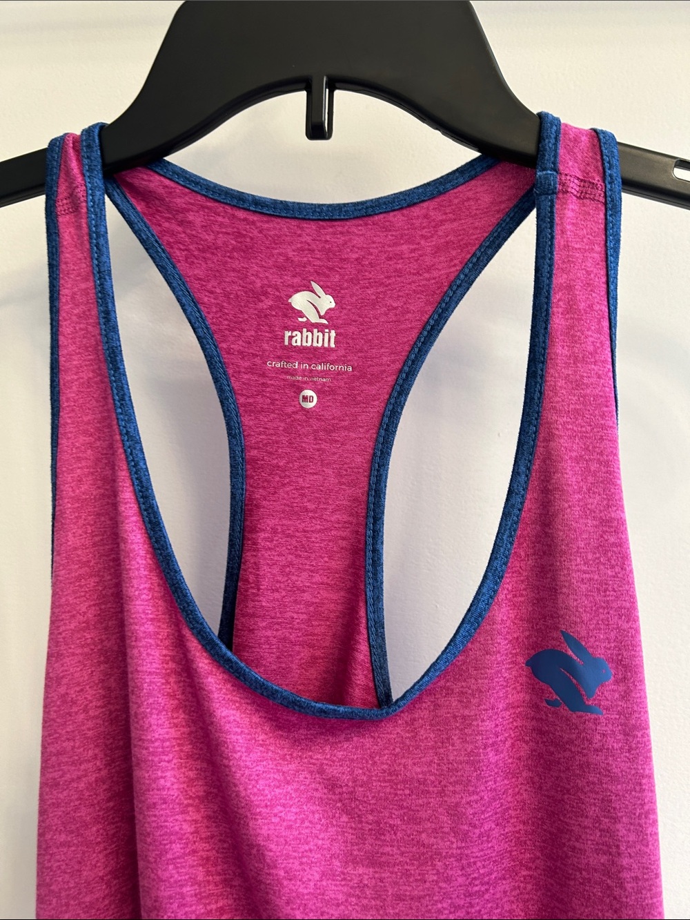 NWOT Rabbit Racerback Tank Top in Magenta - Picture 2 of 3